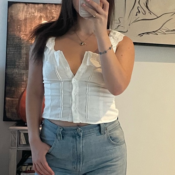 White frilly crop top - Picture 2 of 5